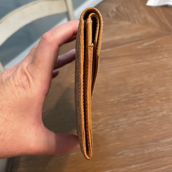 GUCCI - Micro GG long wallet with double flaps - EUC authentic - Picture 11 of 11